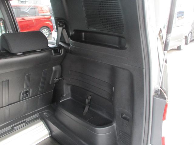 フリードスパイク G ジャストセレクション 純正オプションルーフィンサイドレール HIDライト ETC 純正ナビ TV USB 外部オーディオ接続 フルフラットシート(16枚目)