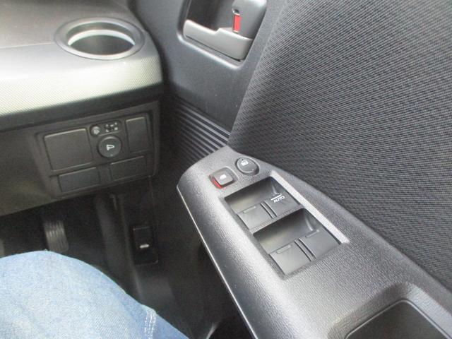 フリードスパイク G ジャストセレクション 純正オプションルーフィンサイドレール HIDライト ETC 純正ナビ TV USB 外部オーディオ接続 フルフラットシート(37枚目)