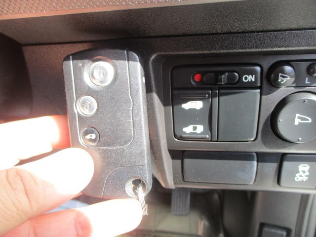 フリードハイブリッド ジャストセレクション スマートキー 電動スライドドア 純正ナビ バックカメラ ETC HIDライト オートクルーズコントロール 2列目キャプテンシートタイプ 3列シート6人乗り(7枚目)