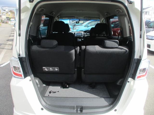 フリードハイブリッド ジャストセレクション スマートキー 電動スライドドア 純正ナビ バックカメラ ETC HIDライト オートクルーズコントロール 2列目キャプテンシートタイプ 3列シート6人乗り(11枚目)