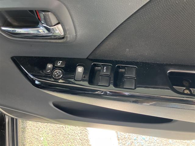 ワゴンＲスティングレー Ｔ　バックカメラ　ＴＶ　オートクルーズコントロール　衝突被害軽減システム　オートライト　ＨＩＤ　スマートキー　アイドリングストップ　電動格納ミラー　シートヒーター　ベンチシート　ＣＶＴ　盗難防止システム（9枚目）