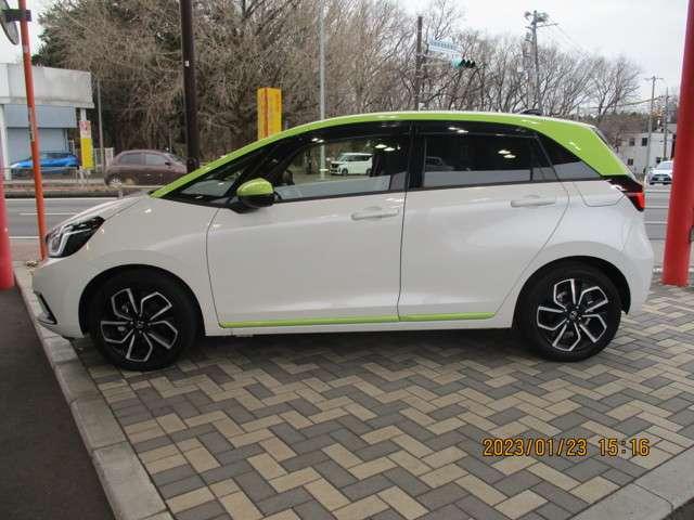 e:HEVネス ワンオーナー禁煙車(17枚目)