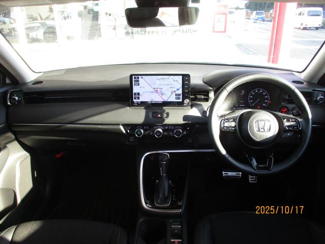 ヴェゼル e:HEVZ HondaSENSINGメモリーナビリアカメラETC純正アルミドアバイザーパワーテールゲートBluetoothオーディオスマートキー パワーバックゲート パーキングセンサー VSA スマ-トキ- 追従(5枚目)