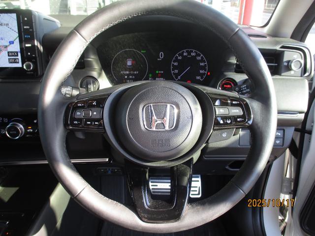 ヴェゼル e:HEVZ HondaSENSINGメモリーナビリアカメラETC純正アルミドアバイザーパワーテールゲートBluetoothオーディオスマートキー パワーバックゲート パーキングセンサー VSA スマ-トキ- 追従(8枚目)