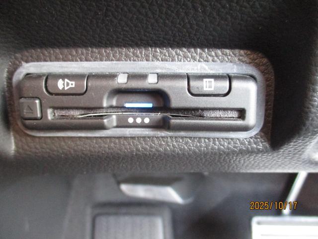 ヴェゼル e:HEVZ HondaSENSINGメモリーナビリアカメラETC純正アルミドアバイザーパワーテールゲートBluetoothオーディオスマートキー パワーバックゲート パーキングセンサー VSA スマ-トキ- 追従(10枚目)