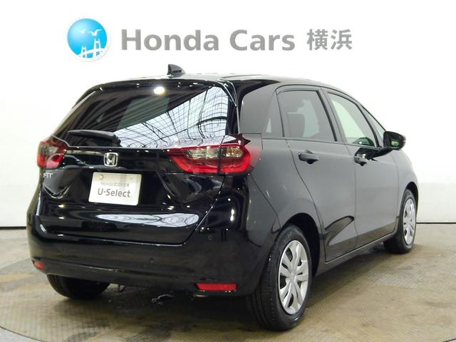 フィット ホーム　当社デモカー　ＨｏｎｄａＳＥＮＳＩＮＧ　全周囲カメラ　ドラレコ　メモリーナビ　ＥＴＣ　前後障害物センサー　記録簿　リアカメラ　衝突軽減ブレーキ　横滑り防止　オートライト　ＬＥＤヘッドライト　ＡＡＣ（4枚目）