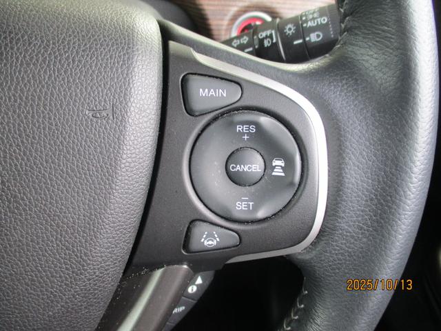 フリード＋ハイブリッド ハイブリッド・クロスターホンダセンシング　ワンオーナー　禁煙　ナビ　バックカメラ　ＥＴＣ　両側電動スライド　前後ドライブレコーダー　Ｂｌｕｅｔｏｏｔｈオーディオ　ホンダセンシング　フルセグ　ＣＤ　ＤＶＤ　レーダークルコン　両側スライドドア（9枚目）