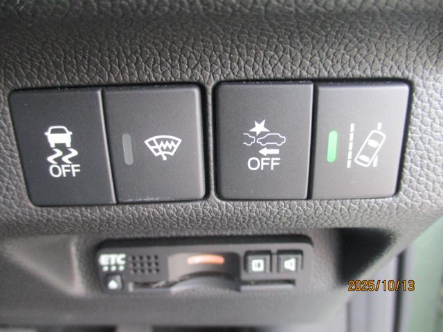 フリード＋ハイブリッド ハイブリッド・クロスターホンダセンシング　ワンオーナー　禁煙　ナビ　バックカメラ　ＥＴＣ　両側電動スライド　前後ドライブレコーダー　Ｂｌｕｅｔｏｏｔｈオーディオ　ホンダセンシング　フルセグ　ＣＤ　ＤＶＤ　レーダークルコン　両側スライドドア（13枚目）