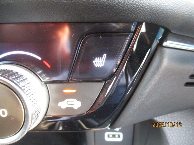 ヴェゼル e:HEVZ 管理ユーザー様下取車 ワンオーナー 4WD禁煙車 ナビ バックカメラ ETC2.0 ホンダセンシング パワーテールゲート フルセグ Bluetoothオーディオ ブルートゥースオーディオ 盗難防止装置(11枚目)