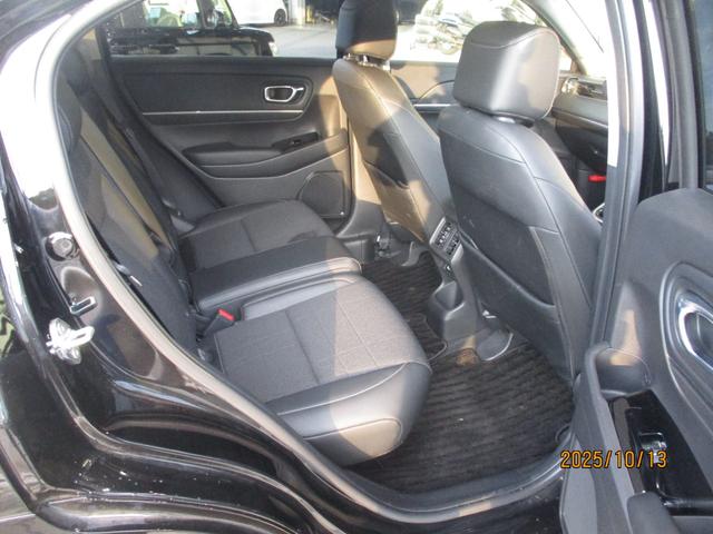 ヴェゼル e:HEVZ 管理ユーザー様下取車 ワンオーナー 4WD禁煙車 ナビ バックカメラ ETC2.0 ホンダセンシング パワーテールゲート フルセグ Bluetoothオーディオ ブルートゥースオーディオ 盗難防止装置(14枚目)