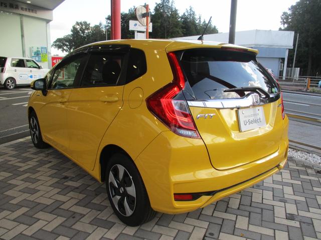 フィットハイブリッド Lホンダセンシング 禁煙車 ナビ バックカメラ ETC 前後ドラレコ ホンダセンシング ハイブリット スマートキー 軽減ブレーキ Rカメ LED サイドSRS 横滑り防止 ドライブレコーダー 記録簿 パワーステアリング(17枚目)