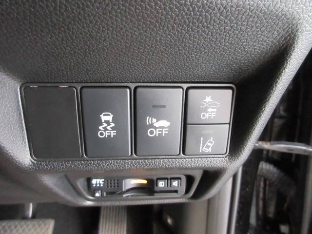 ステップワゴンスパーダ スパーダハイブリッドＧホンダセンシング　７人　ドラレコ　メモリーナビ　リアカメラ　両側電動スライドドア　ＥＴＣ　Ｂｌｕｅｔｏｏｔｈ　ＵＳＢ　純正アルミ　ドアバイザー　ＣＭＢＳ　ＬＫＡＳ　ブルートゥースオーディオ　リヤカメラ　スマキー　ＥＳＣ（7枚目）