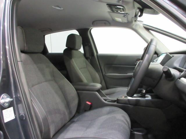 フィット e:HEVホーム 当社デモカー HondaSENSING メモリーナビ リアカメラ ETC Bluetooth USB LEDヘッドライト オートライト パーキングセンサー 前後誤発進抑制機能 クリソナ 禁煙 ABS(16枚目)