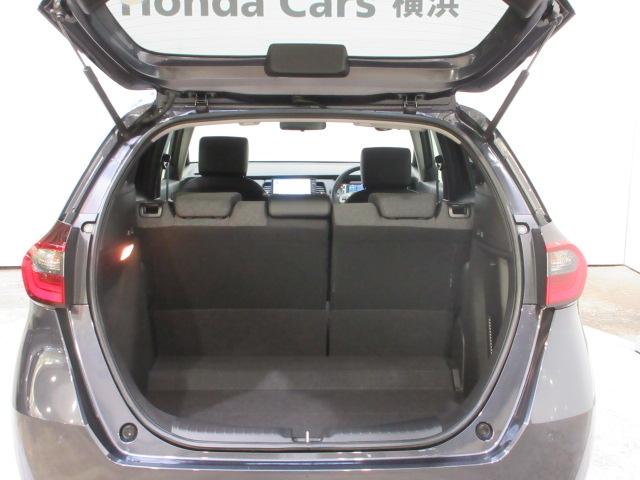フィット e:HEVホーム 当社デモカー HondaSENSING メモリーナビ リアカメラ ETC Bluetooth USB LEDヘッドライト オートライト パーキングセンサー 前後誤発進抑制機能 クリソナ 禁煙 ABS(18枚目)