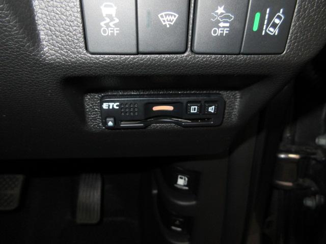 フリード G・ホンダセンシング 6人 メモリーナビ リアカメラ 両側電動スライドドア ETC 純正アルミ LEDヘッドライト Bluetooth ドアバイザー ワンオーナー 追突被害軽減ブレーキ iストップ Wエアバッグ 1オ-ナ-(8枚目)