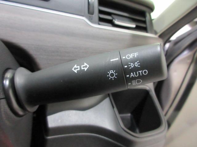 フリード G・ホンダセンシング 6人 メモリーナビ リアカメラ 両側電動スライドドア ETC 純正アルミ LEDヘッドライト Bluetooth ドアバイザー ワンオーナー 追突被害軽減ブレーキ iストップ Wエアバッグ 1オ-ナ-(10枚目)