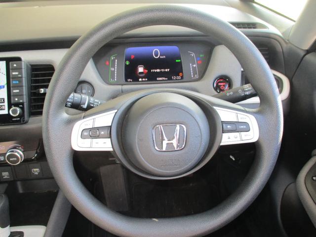 フィット ｅ：ＨＥＶクロスター　ワンオーナー　ナビ　バックカメラ　ＥＴＣ　前後ドライブレコーダー　禁煙車　９インチナビ　ツートンカラー　ルーフレールホンダセンシング　Ｂｌｕｅｔｏｏｔｈオーディオ　衝突回避システム　１オーナー　地デジ（6枚目）