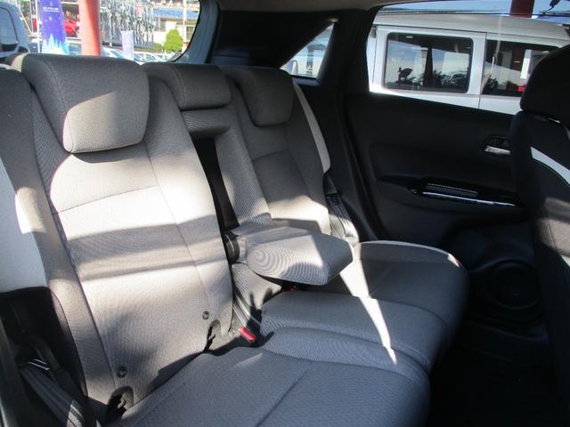 フィット ｅ：ＨＥＶクロスター　ワンオーナー　ナビ　バックカメラ　ＥＴＣ　前後ドライブレコーダー　禁煙車　９インチナビ　ツートンカラー　ルーフレールホンダセンシング　Ｂｌｕｅｔｏｏｔｈオーディオ　衝突回避システム　１オーナー　地デジ（13枚目）