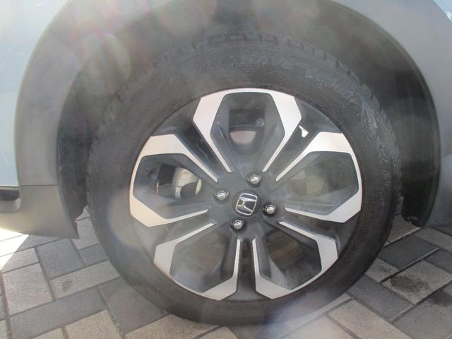 フィット ｅ：ＨＥＶクロスター　ワンオーナー　ナビ　バックカメラ　ＥＴＣ　前後ドライブレコーダー　禁煙車　９インチナビ　ツートンカラー　ルーフレールホンダセンシング　Ｂｌｕｅｔｏｏｔｈオーディオ　衝突回避システム　１オーナー　地デジ（17枚目）