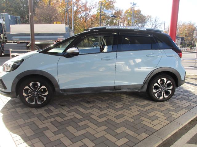 フィット ｅ：ＨＥＶクロスター　ワンオーナー　ナビ　バックカメラ　ＥＴＣ　前後ドライブレコーダー　禁煙車　９インチナビ　ツートンカラー　ルーフレールホンダセンシング　Ｂｌｕｅｔｏｏｔｈオーディオ　衝突回避システム　１オーナー　地デジ（18枚目）