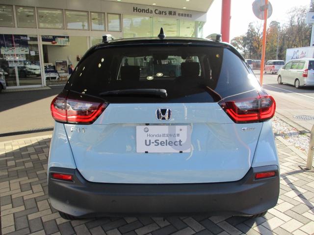 フィット ｅ：ＨＥＶクロスター　ワンオーナー　ナビ　バックカメラ　ＥＴＣ　前後ドライブレコーダー　禁煙車　９インチナビ　ツートンカラー　ルーフレールホンダセンシング　Ｂｌｕｅｔｏｏｔｈオーディオ　衝突回避システム　１オーナー　地デジ（20枚目）