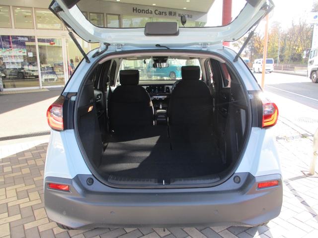 フィット ｅ：ＨＥＶクロスター　ワンオーナー　ナビ　バックカメラ　ＥＴＣ　前後ドライブレコーダー　禁煙車　９インチナビ　ツートンカラー　ルーフレールホンダセンシング　Ｂｌｕｅｔｏｏｔｈオーディオ　衝突回避システム　１オーナー　地デジ（22枚目）