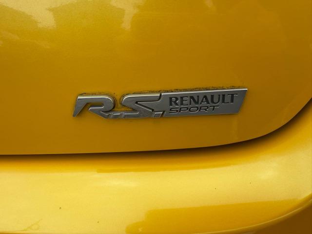 総額金額は当社県内の金額の現金一括の場合の総額となります。他県登録、オートローンご利用、自社ローンご希望の方は総額は変わりますので店舗へＬＩＮＥ、メール、お電話にてお問合せ下さい。店頭渡しの金額となり