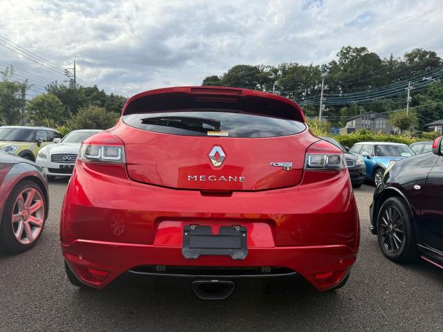 ｎａｎｏオート驚きの安さの秘訣○徹底的に店舗維持費や人件費の削減○徹底した仕入れルート○余計な諸経費や利益をカット