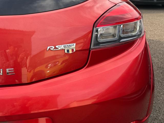 総額金額は当社県内の金額の現金一括の場合の総額となります。他県登録、オートローンご利用、自社ローンご希望の方は総額は変わりますので店舗へＬＩＮＥ、メール、お電話にてお問合せ下さい。店頭渡しの金額となり