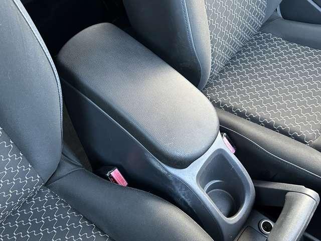 カングー オーセンティック　社外オーディオ　タイミングベルト・ＷＰ新品交換　禁煙車　クルーズコントロール　パワーウインドウ　フロントフォグランプ　両側スライドドア　盗難防止装置　ＡＢＳ（16枚目）
