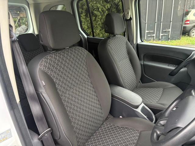 カングー アクティフ　ナビ　Ｂカメラ　ワンセグＴＶ　タイベル・ＷＰ新品交換（14枚目）