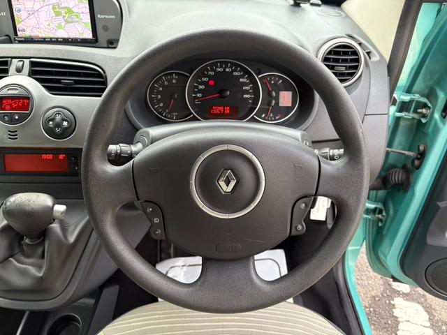 カングー クルール　限定９０台　ナビ　タイベル新品交換（15枚目）