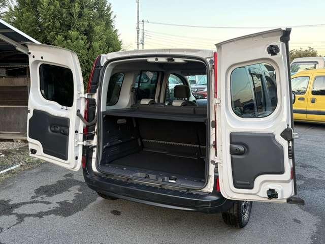 カングー クルール 当社買取 限定116台 タイベル新品交換(9枚目)