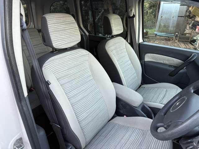 カングー クルール 当社買取 限定116台 タイベル新品交換(14枚目)