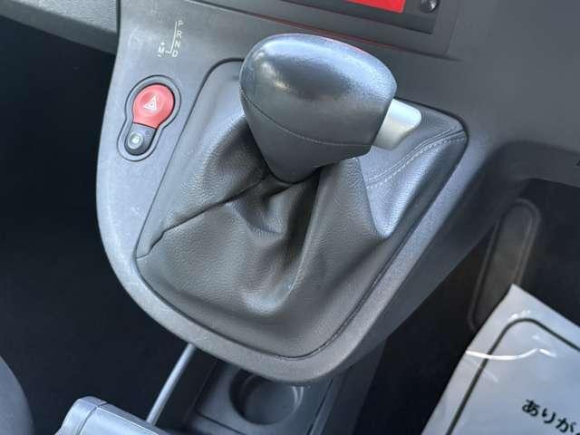 カングー クルール 当社買取 限定116台 タイベル新品交換(18枚目)