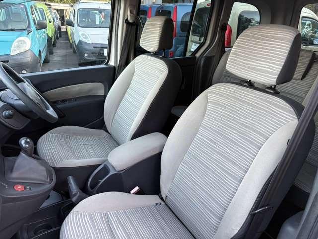 カングー クルール 当社買取 限定116台 タイベル新品交換(25枚目)