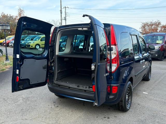 カングーといえばこのダブルバックドア！