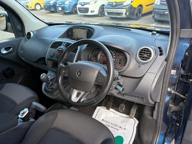 車内に嫌な臭いなど無くクリーンな状態です！