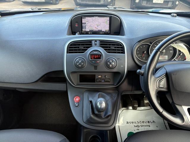 オートエアコン装備！これからの季節も快適に過ごせますね！