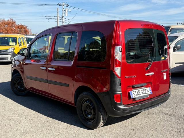 外装に大きなキズやヘコミなどなく色艶良好です！