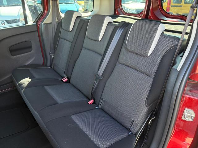 セカンドシートもシミや擦れなど少なくきれいにご使用されていたことが伺えます！