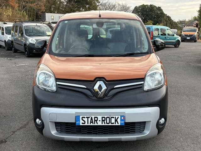 �{�f�B�[�J���[�̓n���E�B���̏���Ɍ������Ȃ��J�{�`���̐F���C���[�W����Ă��܂��I