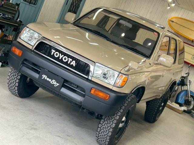 ハイラックスサーフ ＳＳＲ－Ｘ　ナローボディー　サンルーフ　４ランナー　ウッドインパネ　ナロー仕様　リフトアップ　ＤＥＡＮ１６インチＡＷ　ＴＯＹＯＴＡグリル　グッドリッチＡ／Ｔタイヤ　フェンダーアーチモール　ＵＳコーナーランプ（6枚目）