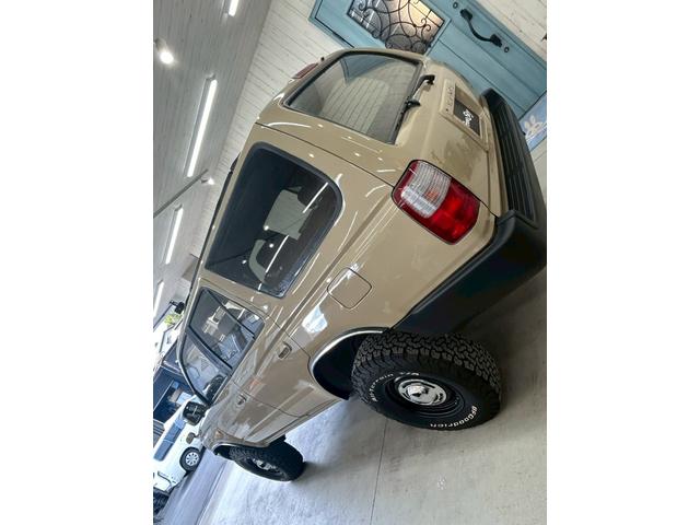 ハイラックスサーフ ＳＳＲ－Ｘ　ナローボディー　サンルーフ　４ランナー　ウッドインパネ　ナロー仕様　リフトアップ　ＤＥＡＮ１６インチＡＷ　ＴＯＹＯＴＡグリル　グッドリッチＡ／Ｔタイヤ　フェンダーアーチモール　ＵＳコーナーランプ（11枚目）