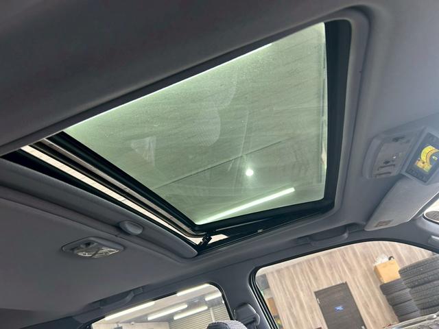 ハイラックスサーフ ＳＳＲ－Ｘ　ナローボディー　サンルーフ　４ランナー　ウッドインパネ　ナロー仕様　リフトアップ　ＤＥＡＮ１６インチＡＷ　ＴＯＹＯＴＡグリル　グッドリッチＡ／Ｔタイヤ　フェンダーアーチモール　ＵＳコーナーランプ（13枚目）