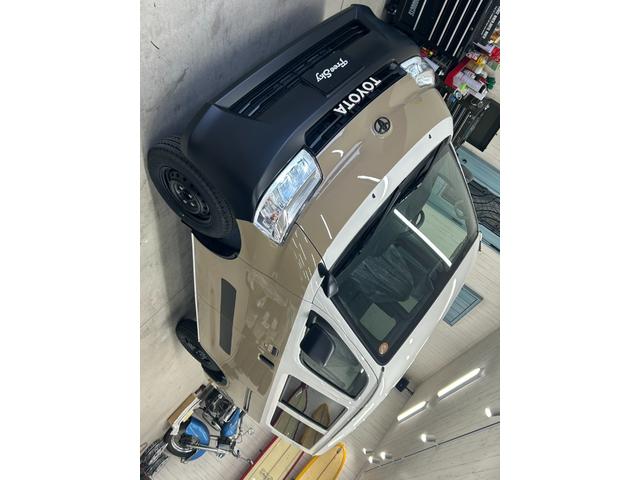 タウンエースバン ＧＬ　キャンパーアルトピアーノ仕様　デニムシートカバー　アウトドアカスタム　ツートンカラー　トーヨーオープンカントリーＲＴ　新　車　タウンエース　カスタムカー　オリジナルステッカー（6枚目）