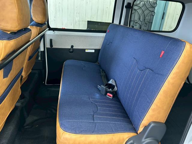 タウンエースバン ＧＬ　キャンパーアルトピアーノ仕様　デニムシートカバー　アウトドアカスタム　ツートンカラー　トーヨーオープンカントリーＲＴ　新　車　タウンエース　カスタムカー　オリジナルステッカー（15枚目）