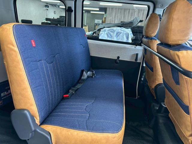 タウンエースバン ＧＬ　キャンパーアルトピアーノ仕様　デニムシートカバー　アウトドアカスタム　ツートンカラー　トーヨーオープンカントリーＲＴ　新　車　タウンエース　カスタムカー　オリジナルステッカー（16枚目）