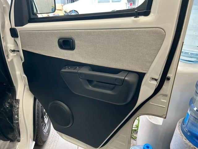 タウンエースバン ＧＬ　キャンパーアルトピアーノ仕様　デニムシートカバー　アウトドアカスタム　ツートンカラー　トーヨーオープンカントリーＲＴ　新　車　タウンエース　カスタムカー　オリジナルステッカー（18枚目）