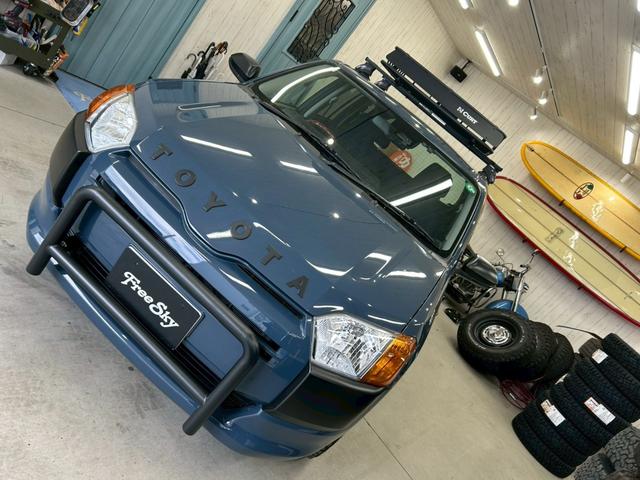 プロボックス ハイブリッドGX 自社カスタム ハイブリッド トーヨーRTタイヤ リフトアップ ホイールマットブラック塗装 ボンネットスムージング オリジナルTOYOTAエンブレム ウインカーオレンジ塗装 関東 カスタムカー(4枚目)